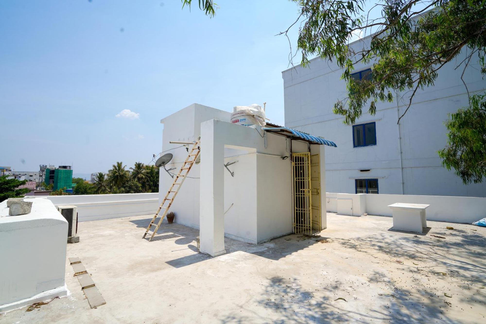 Golden Villa - Duplex House With Private Theater - Near To Alipiri And Bhudevi Ttd Ticket Counter And Kapilateertham Тірупаті Екстер'єр фото
