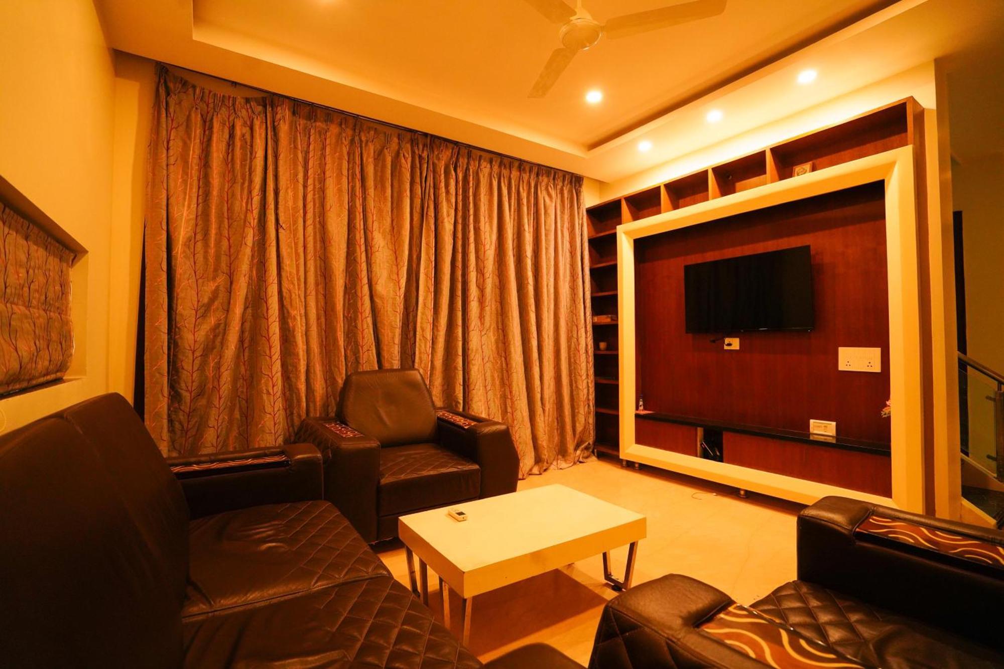 Golden Villa - Duplex House With Private Theater - Near To Alipiri And Bhudevi Ttd Ticket Counter And Kapilateertham Тірупаті Екстер'єр фото